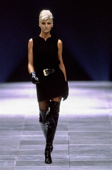 versace fall 1991 freedom|Versace runway show 1991.